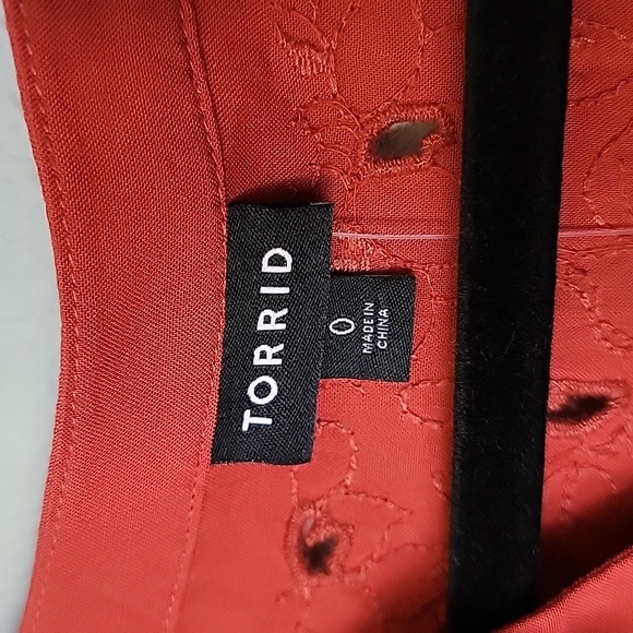 Torrid NWT Cutwork embroidered and beaded detail boho long sleeve blouse 0X - Picture 3 of 8